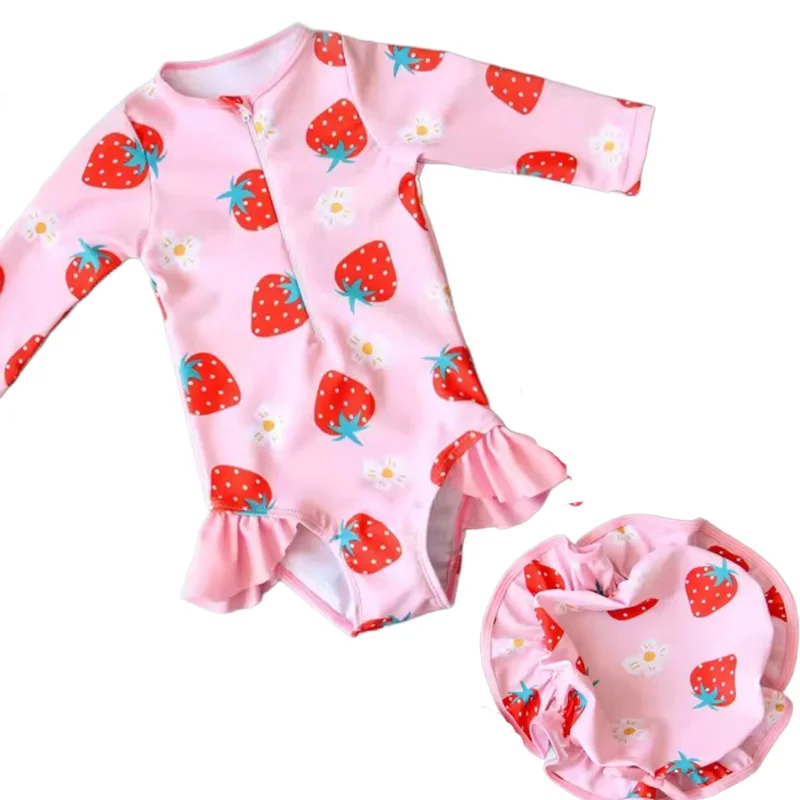 Traje de Baño con Gorro Fresas