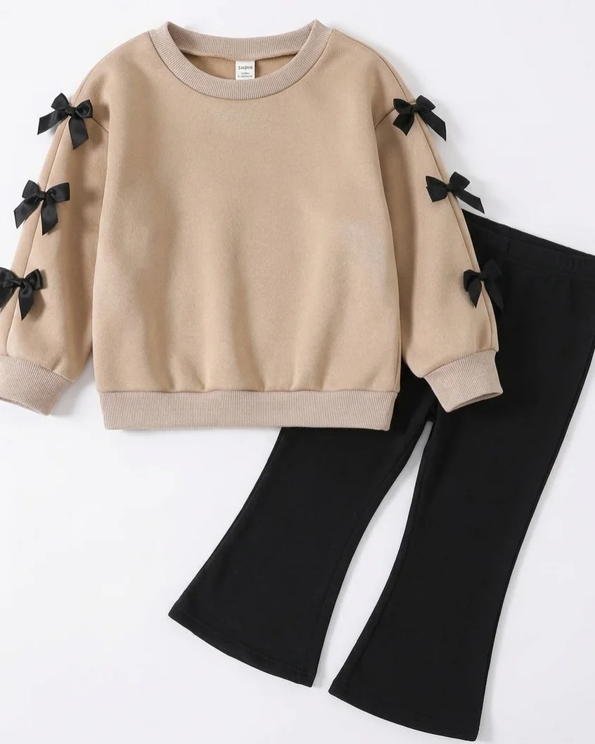 Conjunto de Sudadera de Lazos y Pantalon